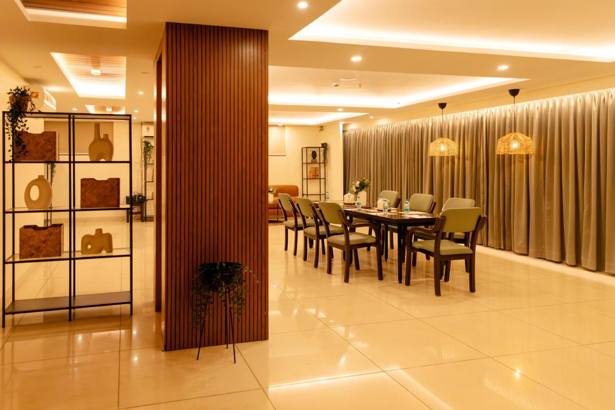 Earth Hotels Bangalore Bagian luar foto